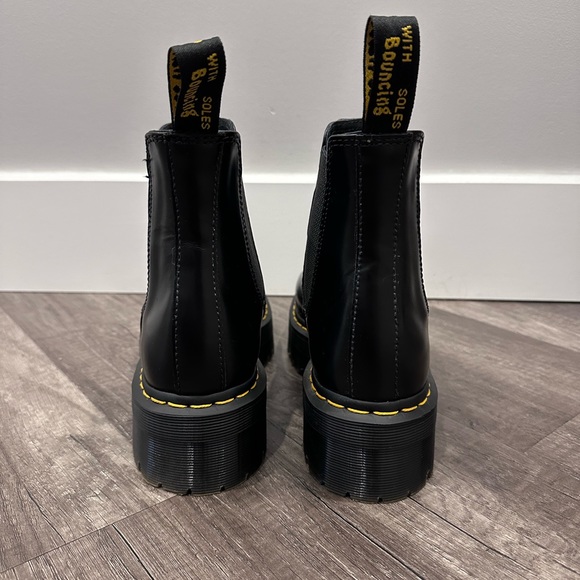 Dr. Martens Women's 2976 Quad Chelsea Boot - BlackSize: 8 - Picture 4 of 9